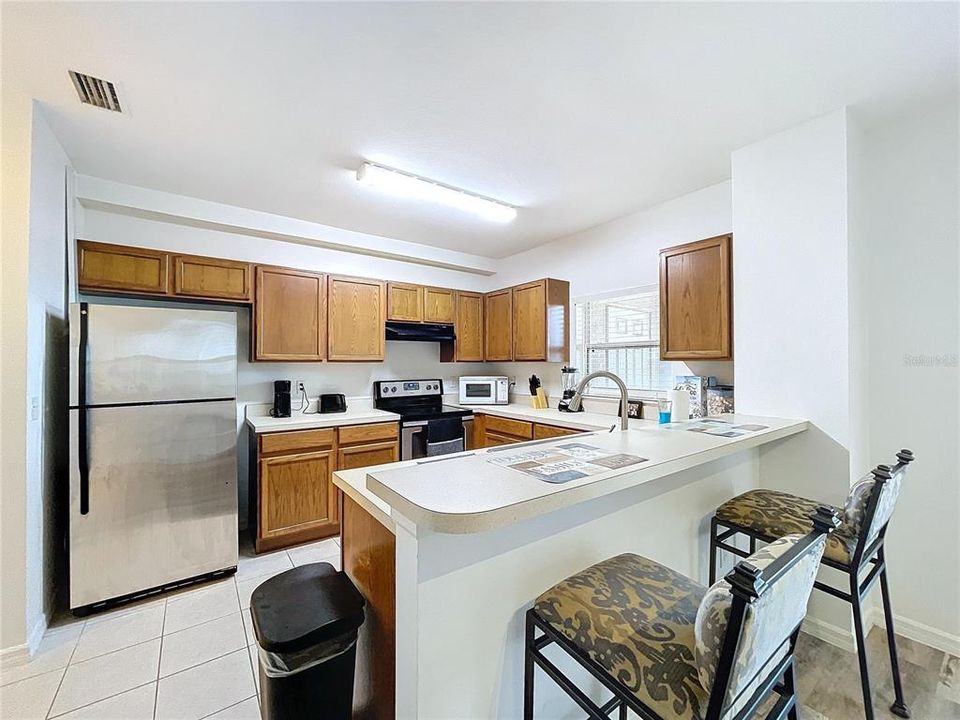 For Sale: $285,000 (2 beds, 2 baths, 1241 Square Feet)