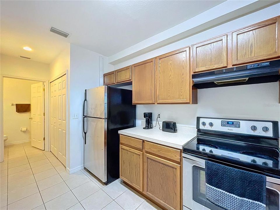 For Sale: $285,000 (2 beds, 2 baths, 1241 Square Feet)