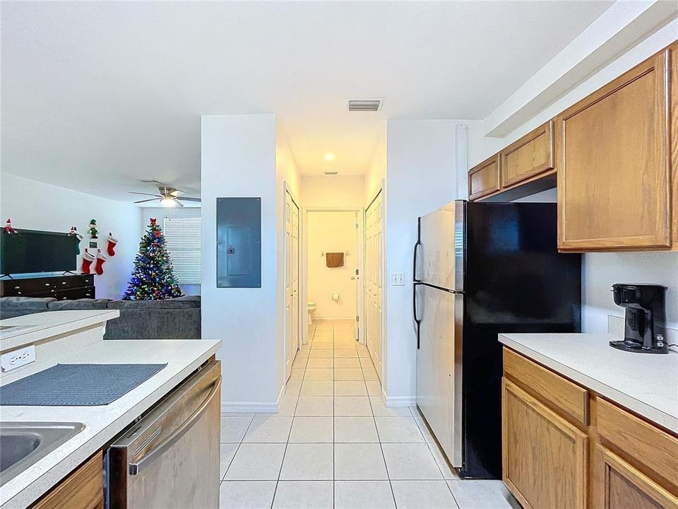 For Sale: $285,000 (2 beds, 2 baths, 1241 Square Feet)