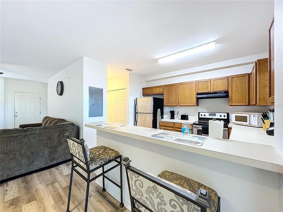 For Sale: $285,000 (2 beds, 2 baths, 1241 Square Feet)