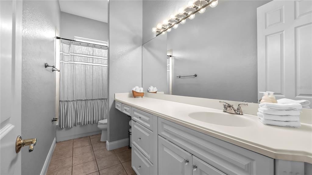 Upstairs Bath with tub/shower