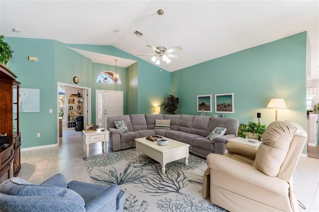 Active With Contract: $409,000 (2 beds, 2 baths, 1649 Square Feet)