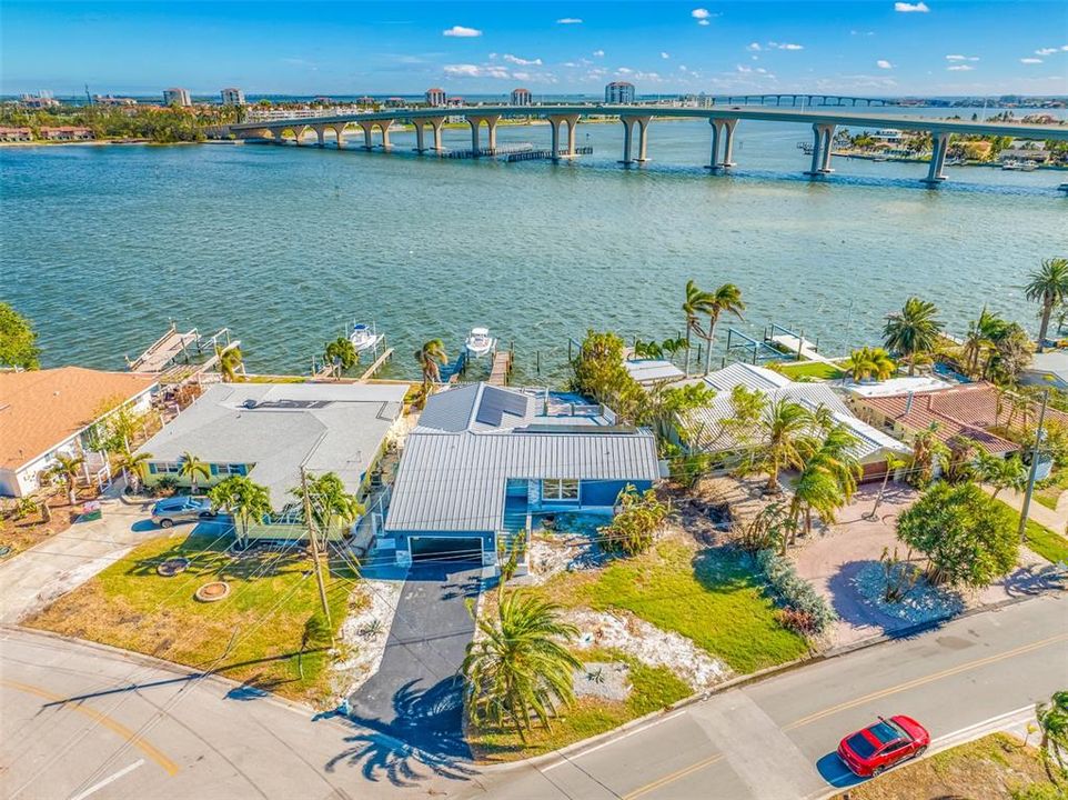 For Sale: $1,700,000 (3 beds, 2 baths, 1768 Square Feet)