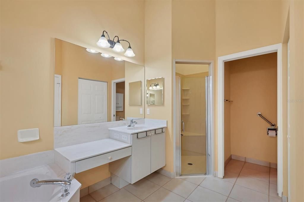 For Sale: $448,000 (2 beds, 2 baths, 1696 Square Feet)