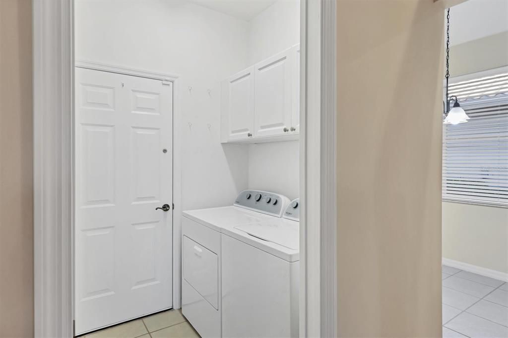 For Sale: $448,000 (2 beds, 2 baths, 1696 Square Feet)