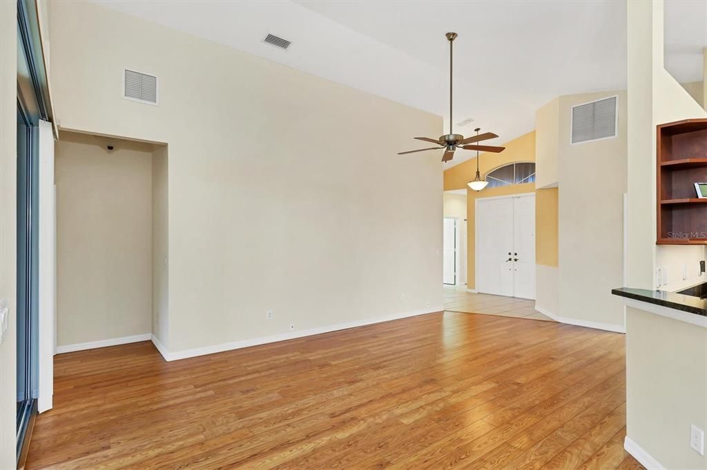 For Sale: $448,000 (2 beds, 2 baths, 1696 Square Feet)