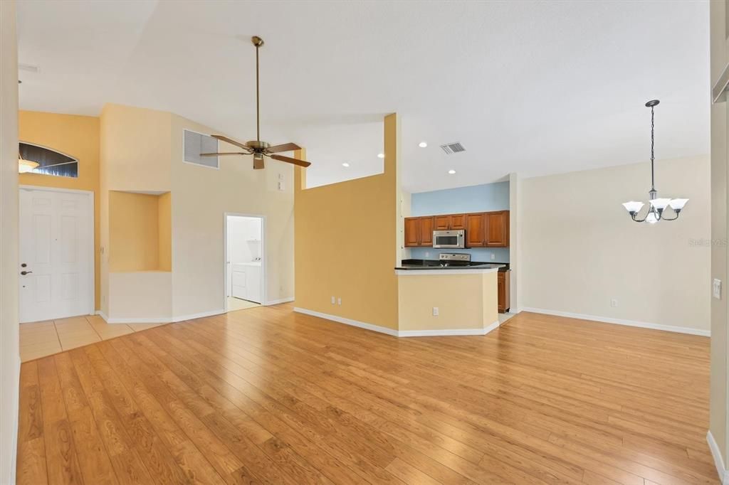 For Sale: $448,000 (2 beds, 2 baths, 1696 Square Feet)