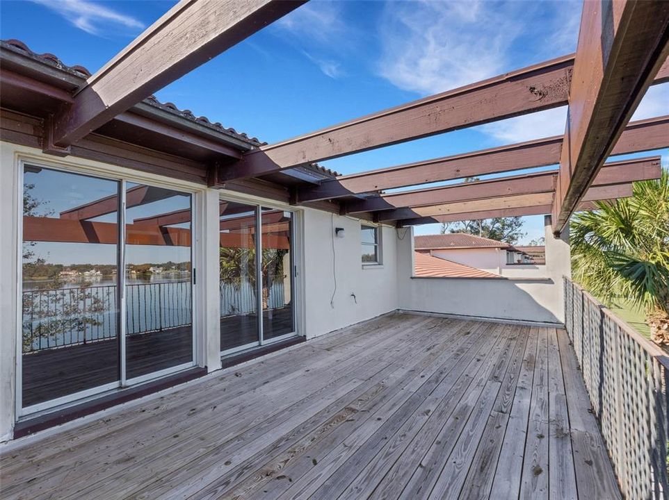 But it's the second-floor balcony that will enchant even the most skeptical buyer.