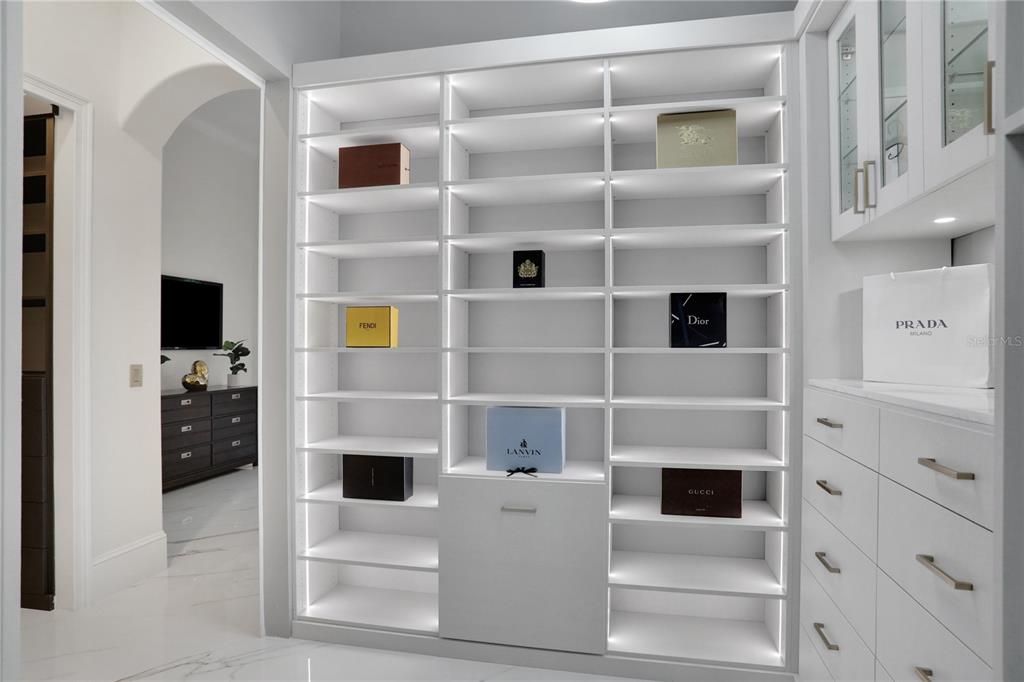 primary suite: closet