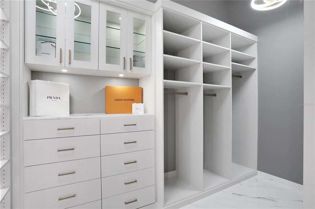 primary suite: closet