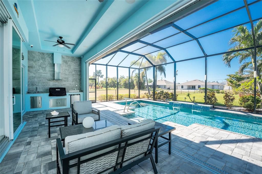 HUGE Covered Lanai - Outdoor Kitchen