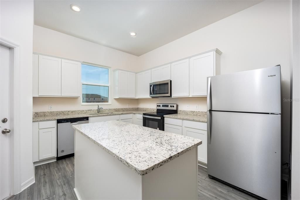 For Sale: $299,900 (3 beds, 2 baths, 1731 Square Feet)