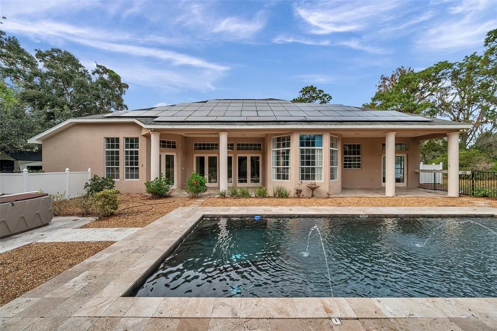 pool with fountains