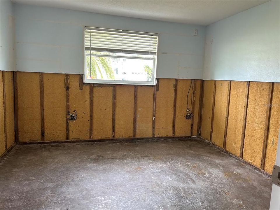 For Sale: $185,000 (3 beds, 2 baths, 1324 Square Feet)