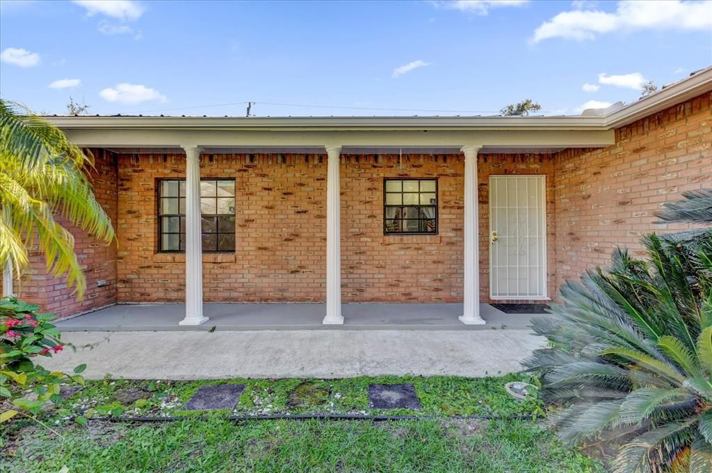 For Sale: $400,000 (3 beds, 2 baths, 1232 Square Feet)