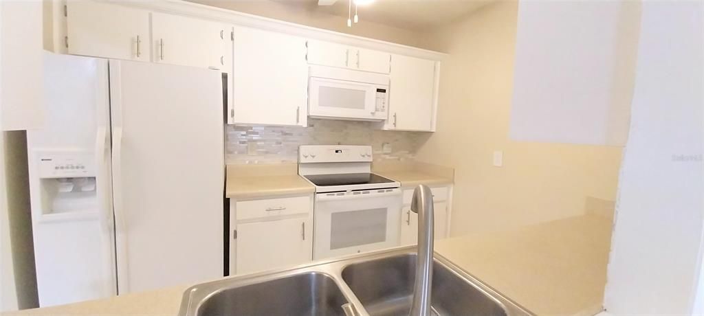 For Rent: $1,800 (2 beds, 2 baths, 1245 Square Feet)