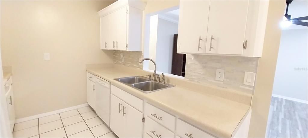 For Rent: $1,800 (2 beds, 2 baths, 1245 Square Feet)