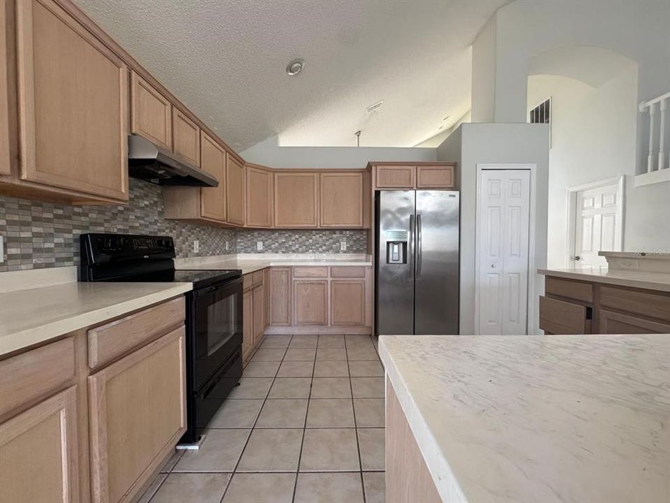 For Rent: $2,675 (4 beds, 2 baths, 2383 Square Feet)