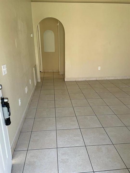 For Rent: $2,450 (3 beds, 2 baths, 1292 Square Feet)