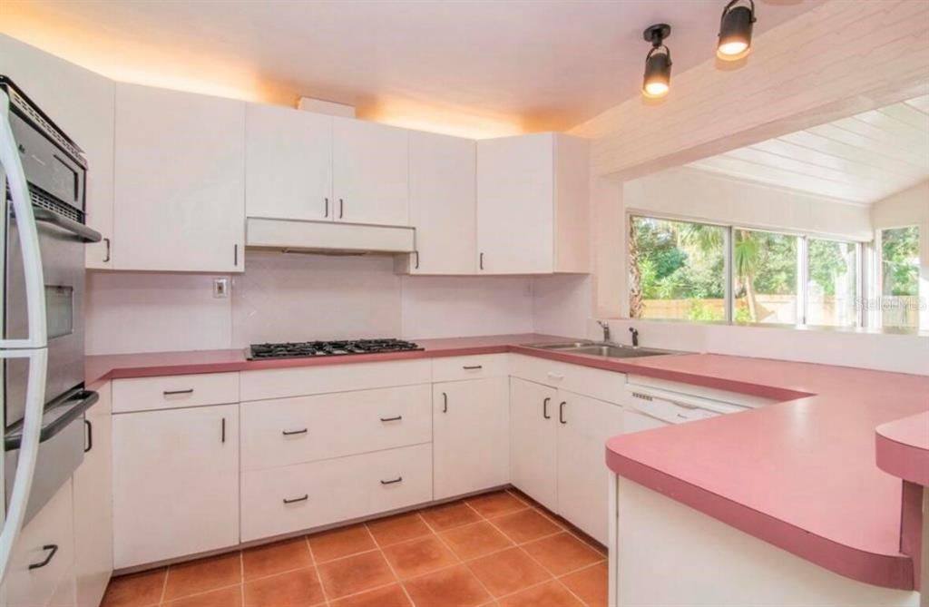 En Venta: $415,000 (2 camas, 1 baños, 1212 Pies cuadrados)