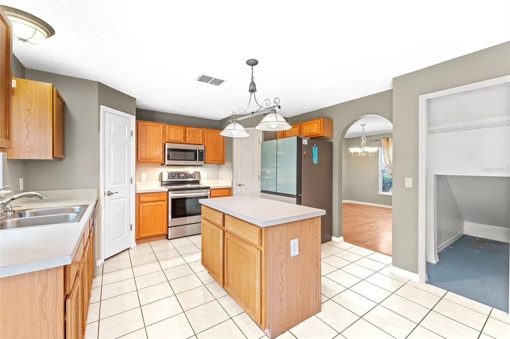 For Sale: $430,000 (4 beds, 2 baths, 2222 Square Feet)