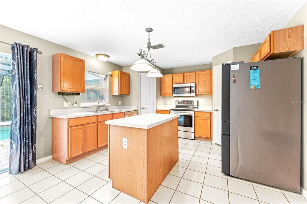 For Sale: $430,000 (4 beds, 2 baths, 2222 Square Feet)