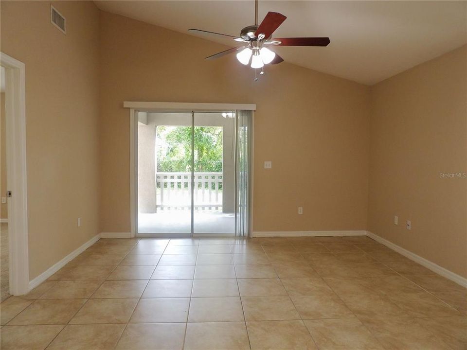 For Sale: $359,900 (3 beds, 2 baths, 1376 Square Feet)