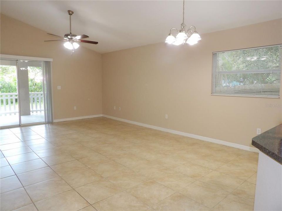 For Sale: $359,900 (3 beds, 2 baths, 1376 Square Feet)