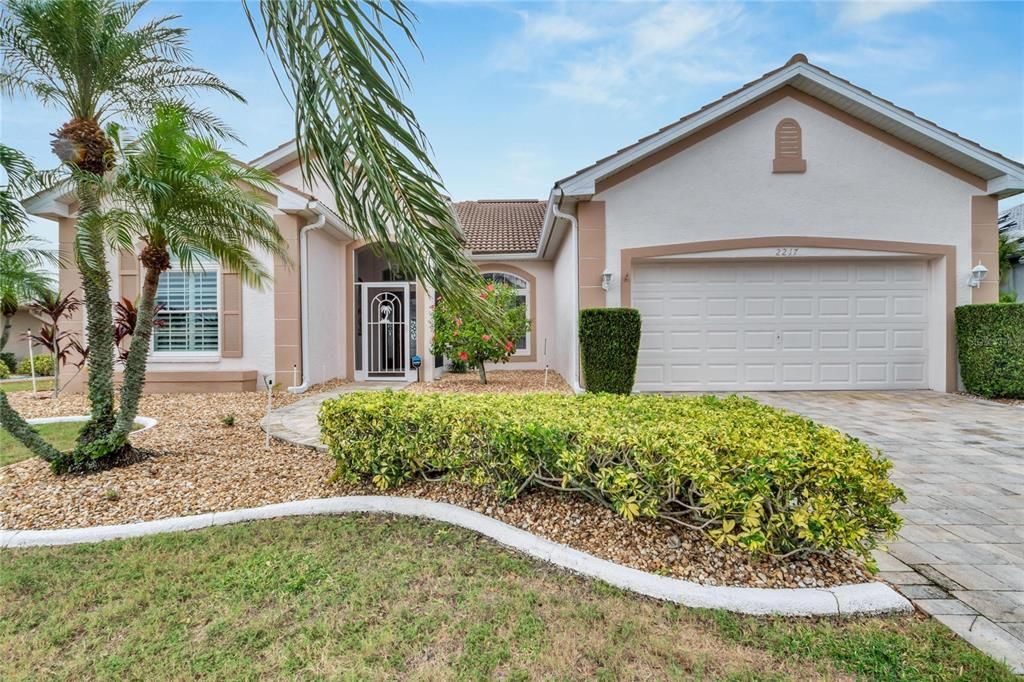 For Sale: $495,000 (3 beds, 2 baths, 1903 Square Feet)