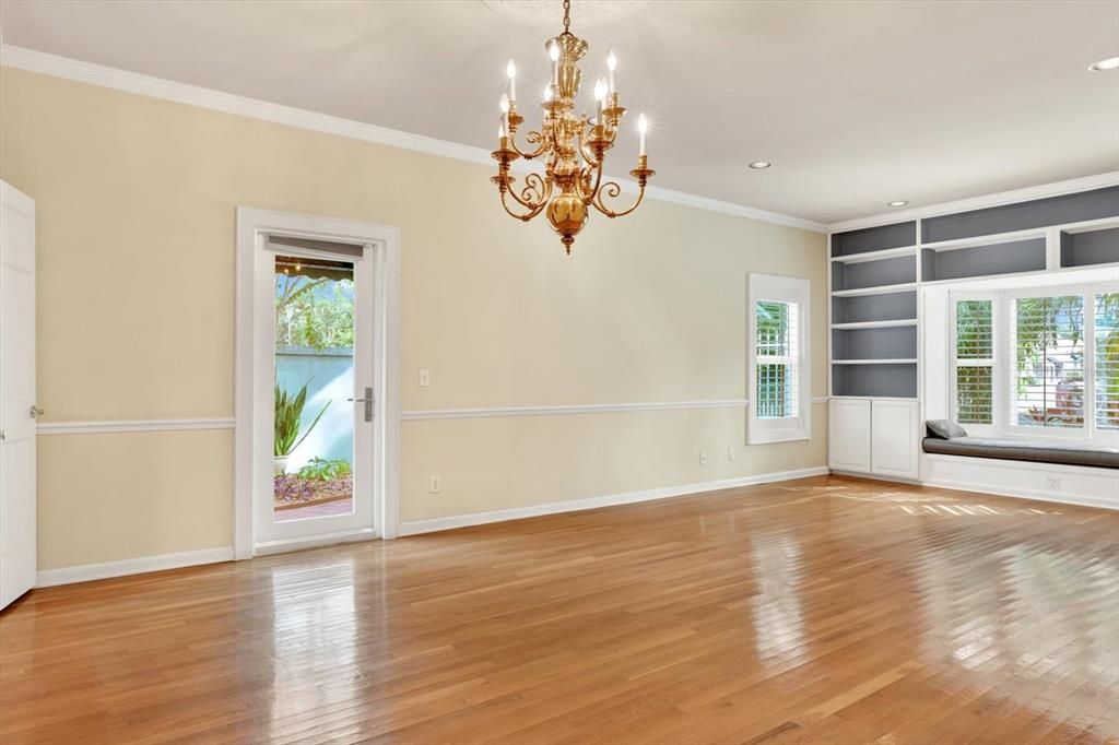 Grand Sitting room with area for Dining table