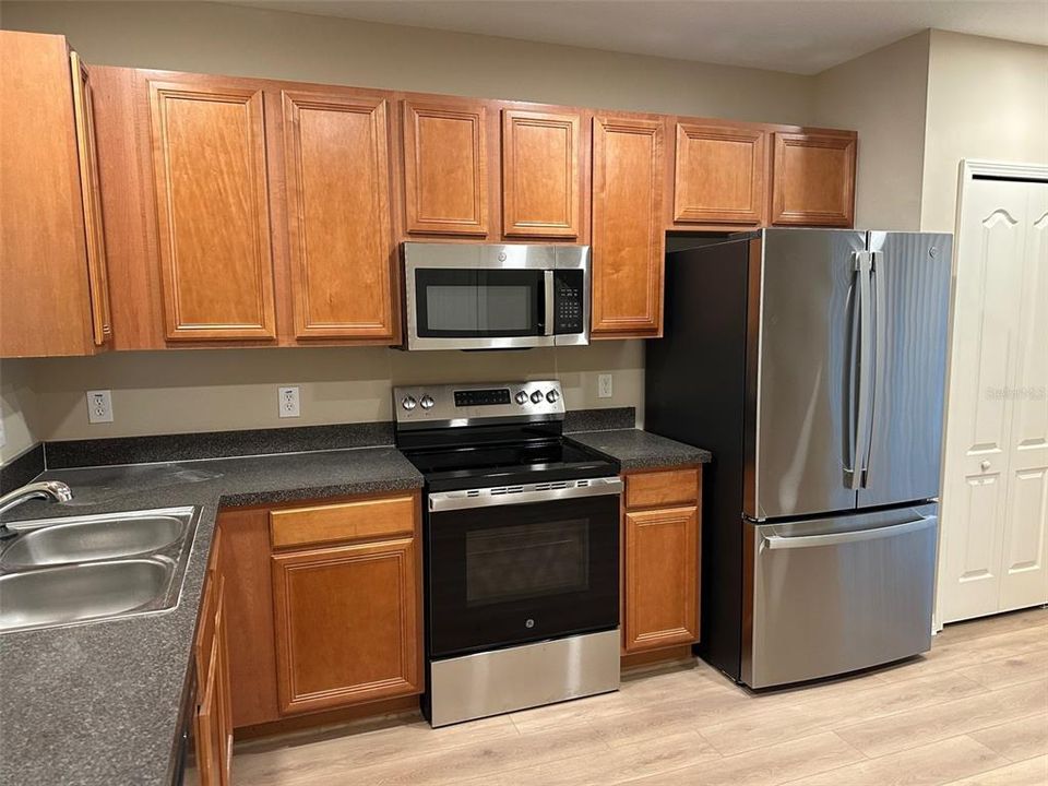 For Rent: $1,850 (2 beds, 2 baths, 1248 Square Feet)