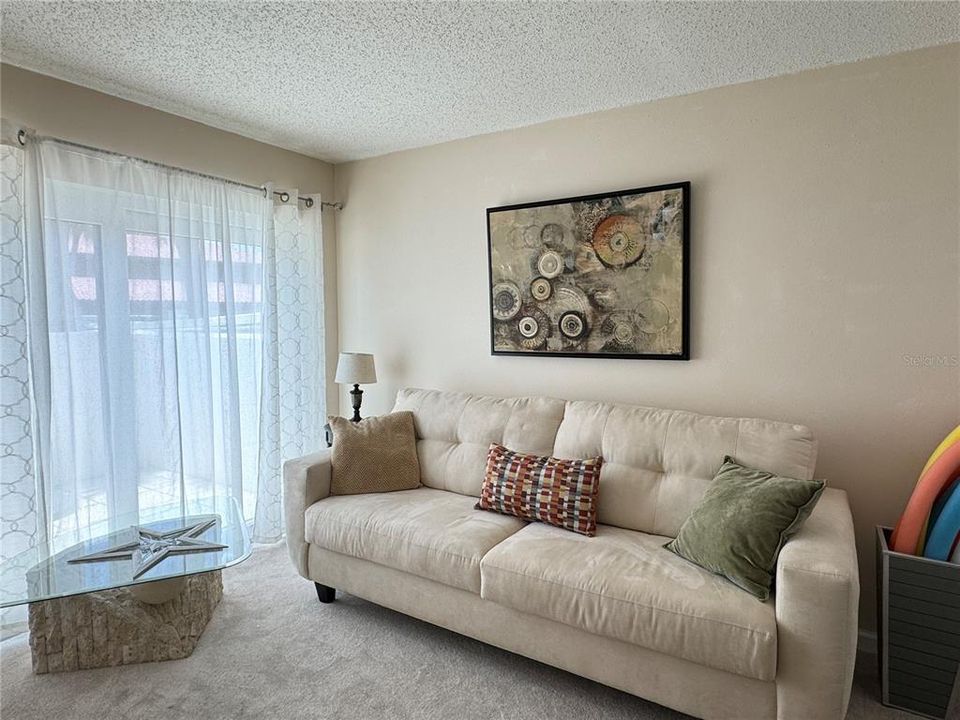 For Sale: $369,900 (3 beds, 2 baths, 1595 Square Feet)