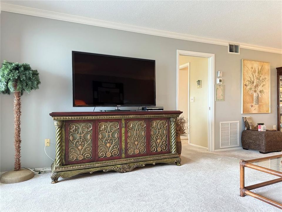 For Sale: $369,900 (3 beds, 2 baths, 1595 Square Feet)