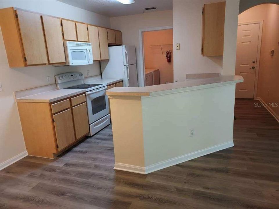 For Rent: $1,450 (1 beds, 1 baths, 856 Square Feet)