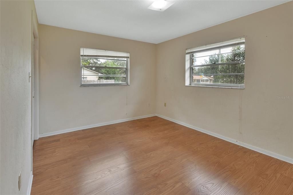 For Sale: $265,000 (2 beds, 2 baths, 1410 Square Feet)