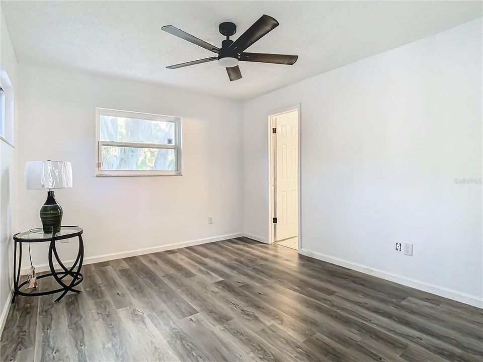 For Sale: $359,900 (4 beds, 2 baths, 1330 Square Feet)