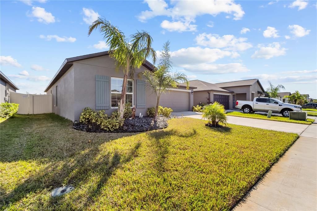 For Sale: $410,000 (4 beds, 2 baths, 1935 Square Feet)