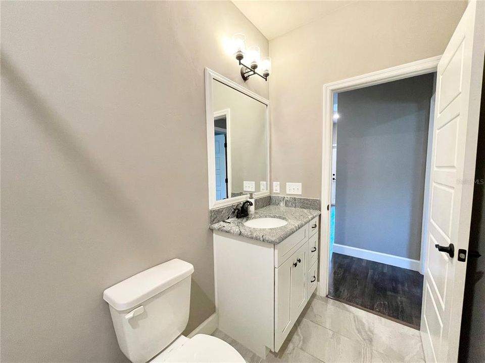 For Sale: $324,900 (2 beds, 2 baths, 1276 Square Feet)