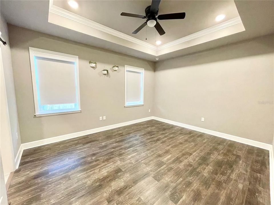 For Sale: $324,900 (2 beds, 2 baths, 1276 Square Feet)