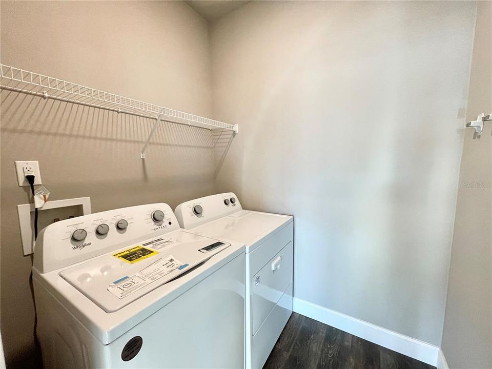 For Sale: $324,900 (2 beds, 2 baths, 1276 Square Feet)