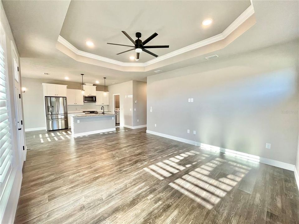 For Sale: $324,900 (2 beds, 2 baths, 1276 Square Feet)