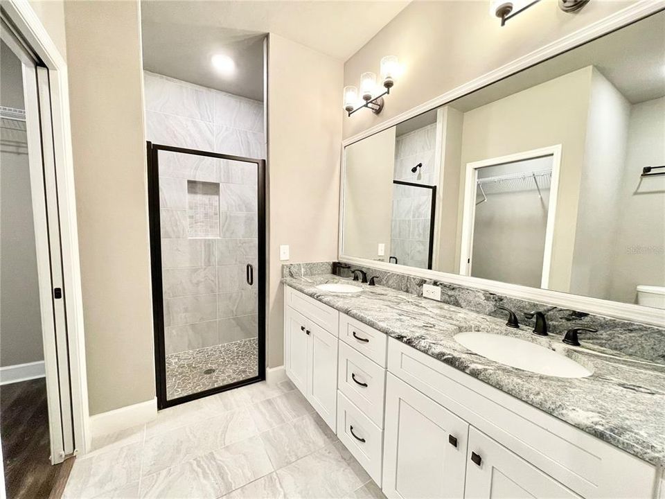 For Sale: $324,900 (2 beds, 2 baths, 1276 Square Feet)