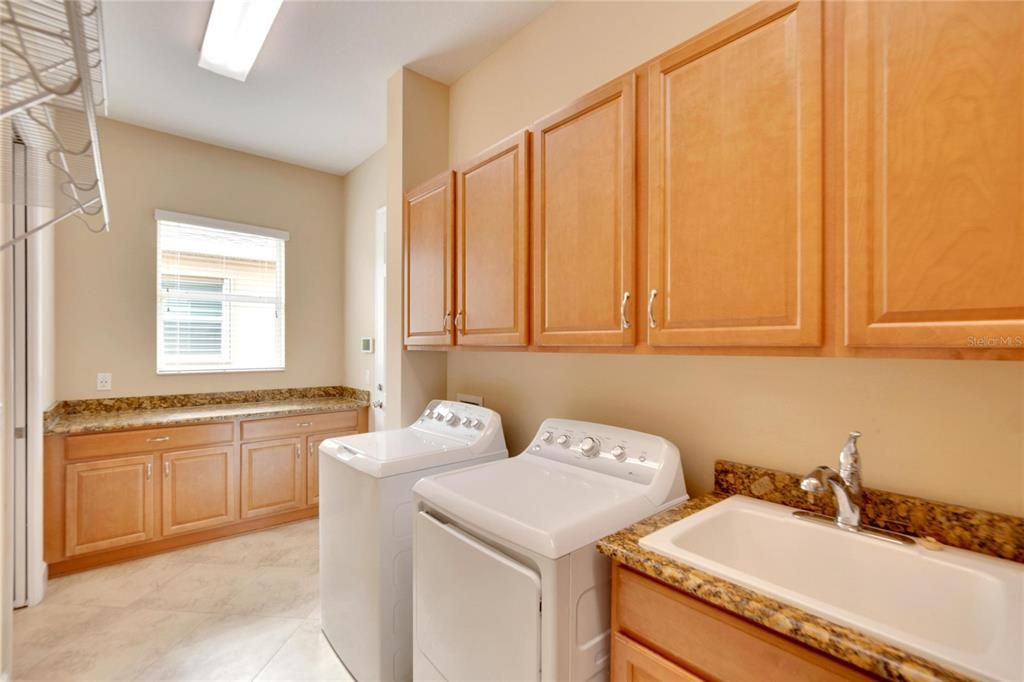 For Sale: $627,900 (3 beds, 2 baths, 2343 Square Feet)