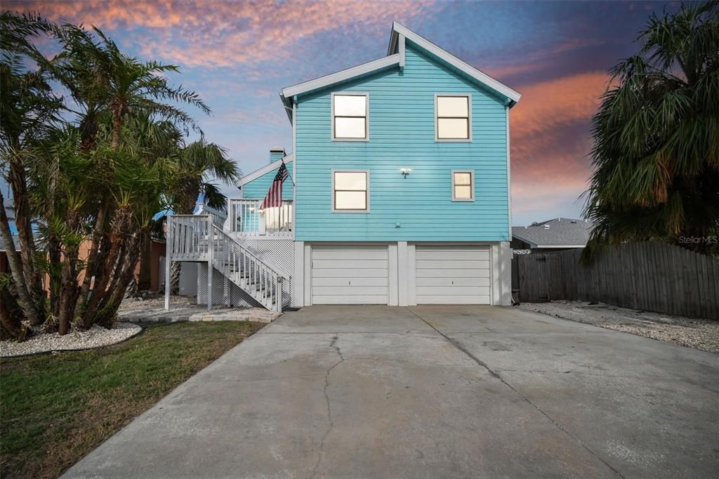 For Sale: $1,550,000 (3 beds, 2 baths, 1830 Square Feet)