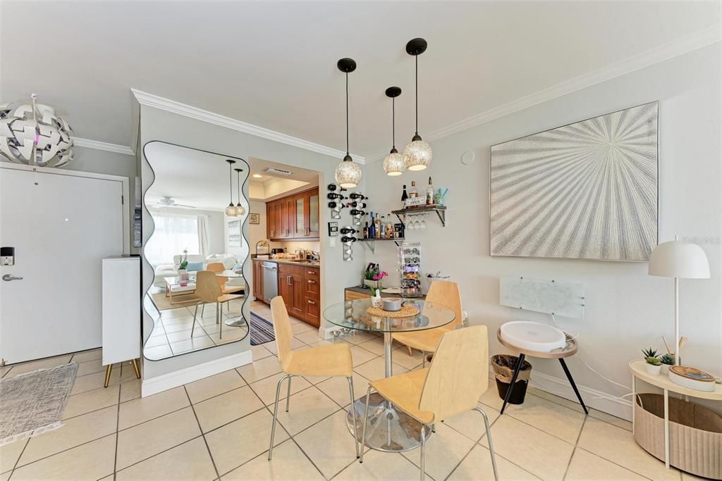 For Sale: $599,000 (1 beds, 1 baths, 766 Square Feet)