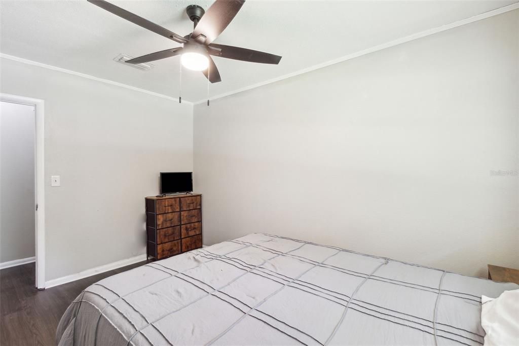 For Sale: $265,990 (3 beds, 2 baths, 1386 Square Feet)