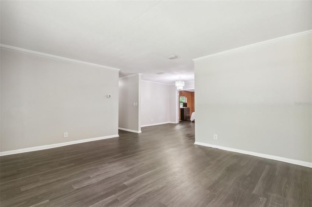 For Sale: $265,990 (3 beds, 2 baths, 1386 Square Feet)