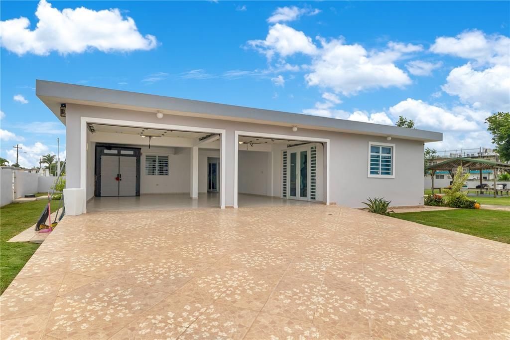 Vendido Recientemente: $290,000 (3 camas, 2 baños, 3129 Pies cuadrados)