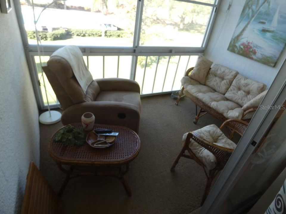 For Sale: $159,000 (2 beds, 2 baths, 897 Square Feet)