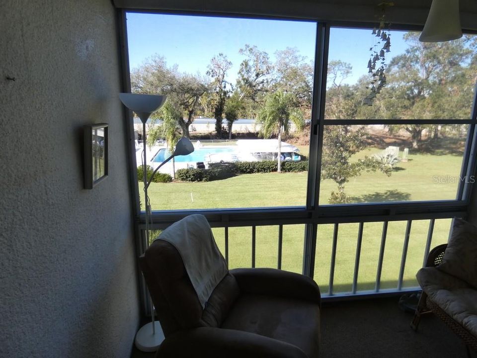 For Sale: $159,000 (2 beds, 2 baths, 897 Square Feet)